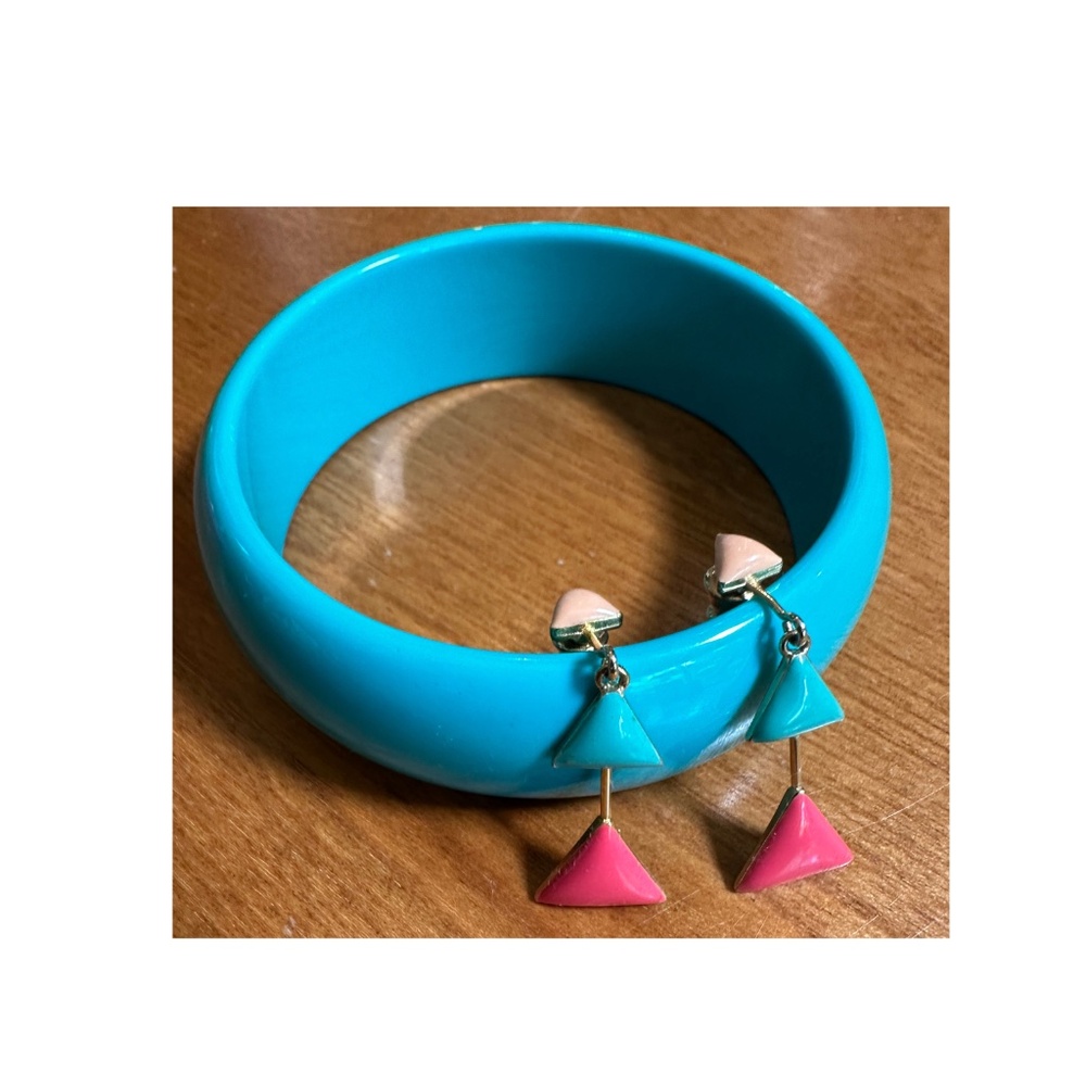 Pure 80's Vintage Candy-Teal Bangle with 2 Pairs Matching Pierced Earrings